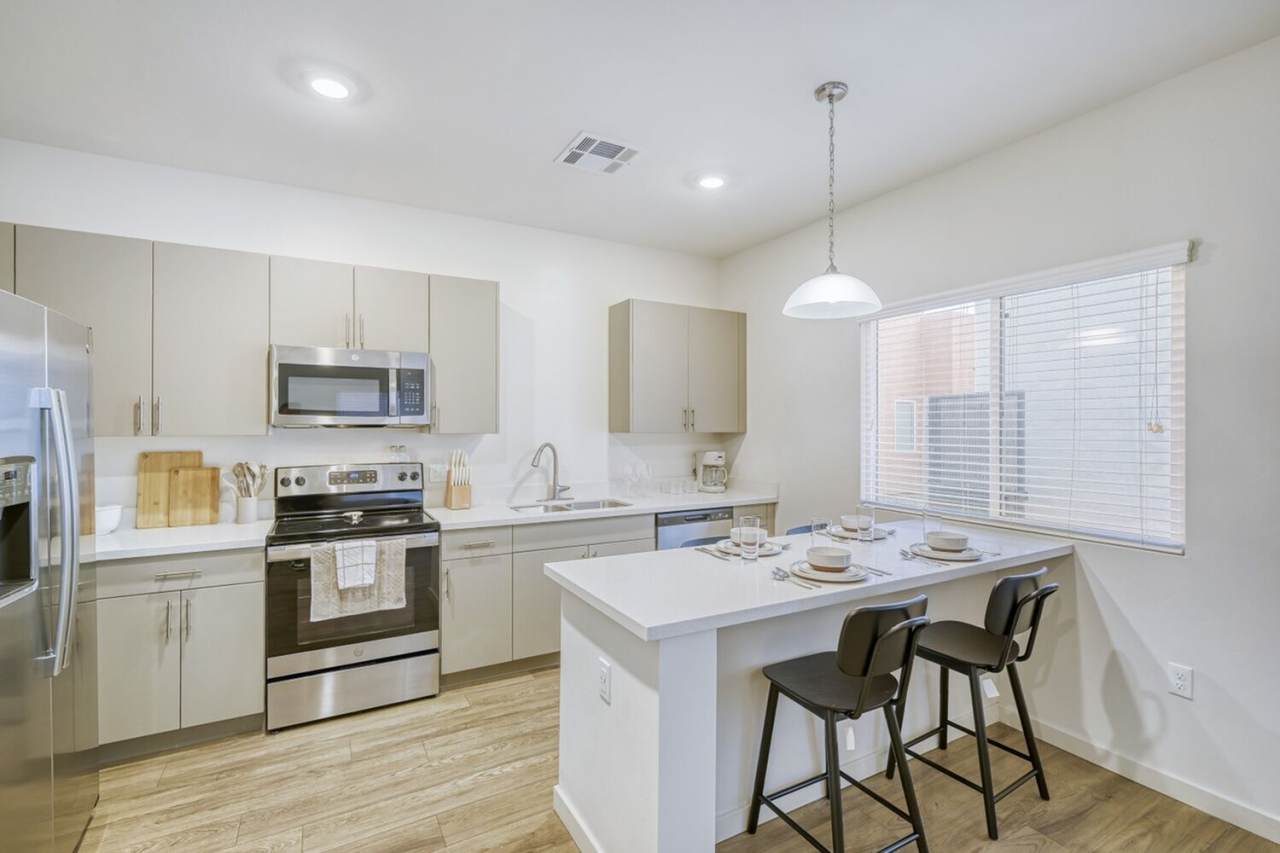 Brioso at the Bridges