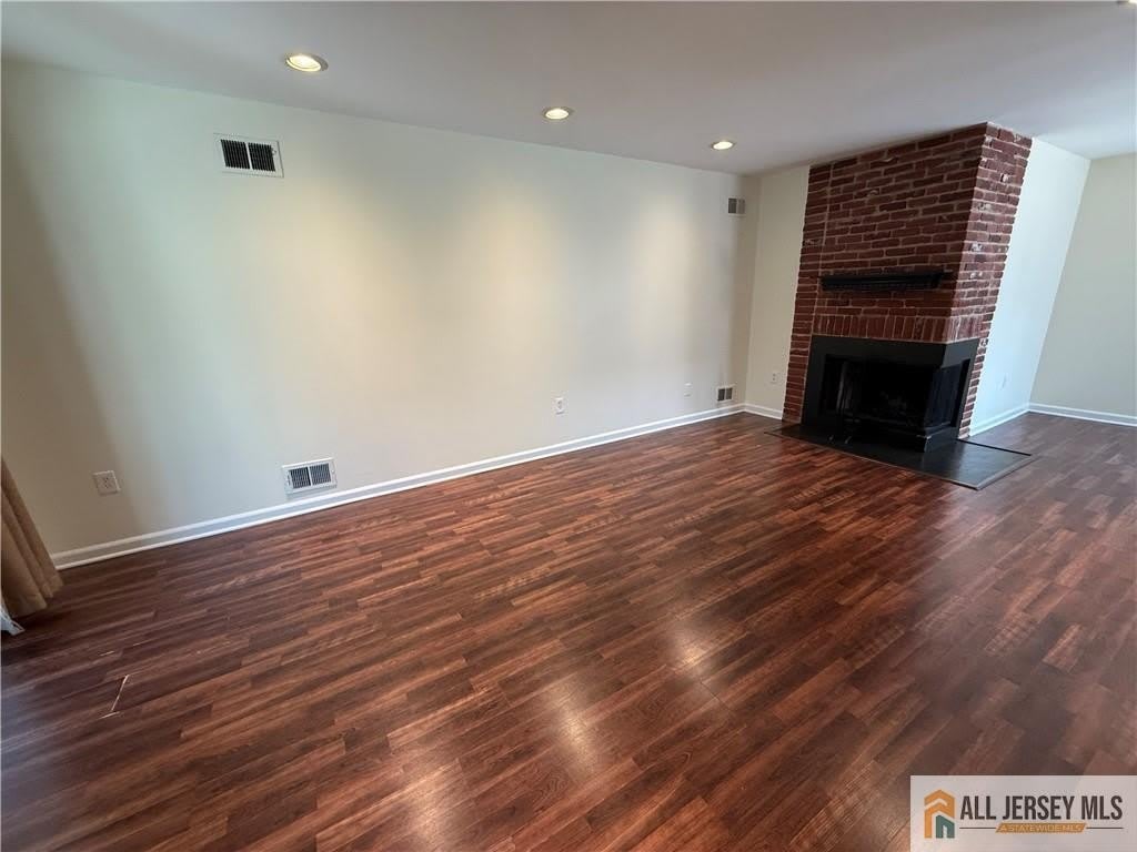 1009 Schmidt Lane