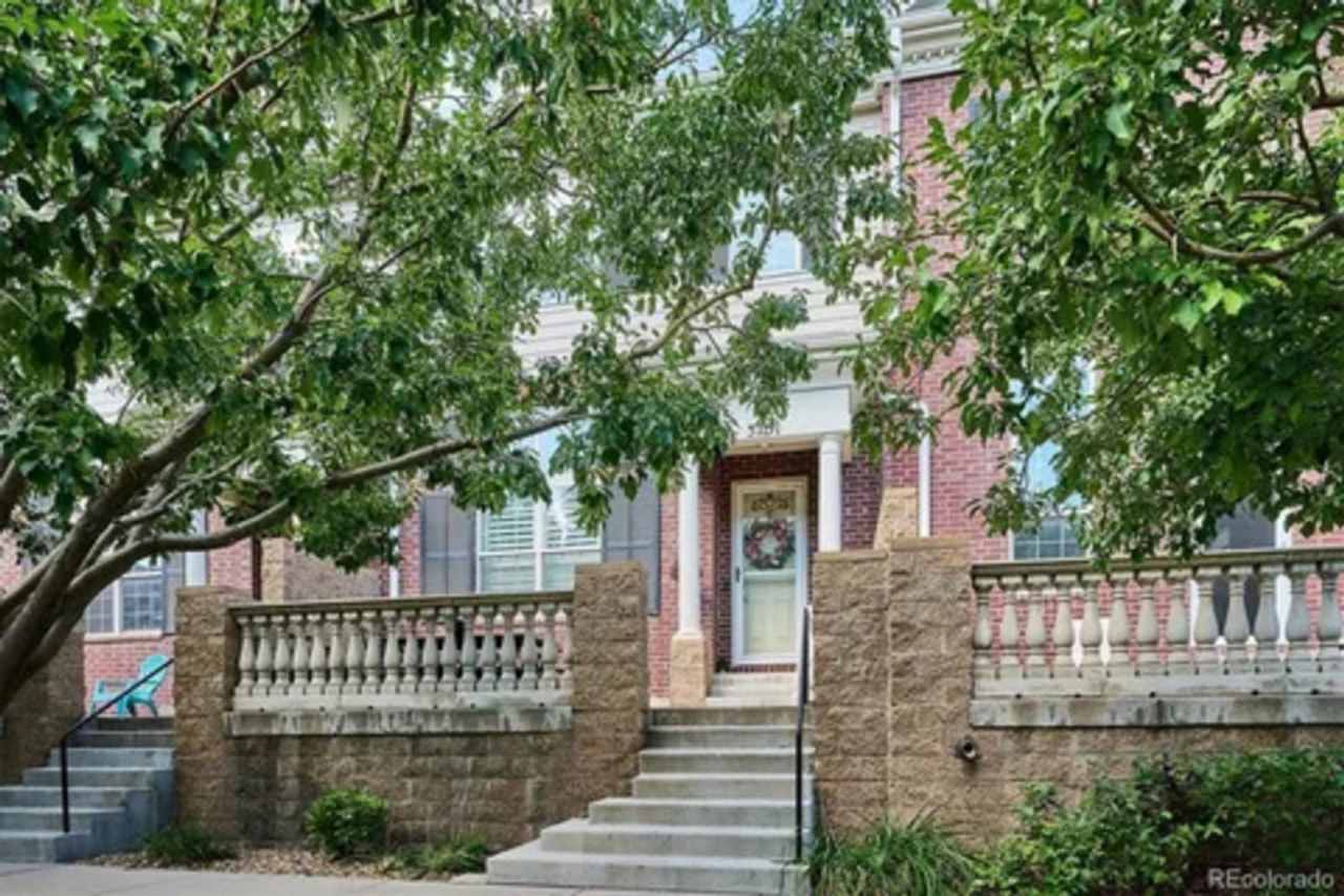 Spacious 3BR Townhome in Aurora