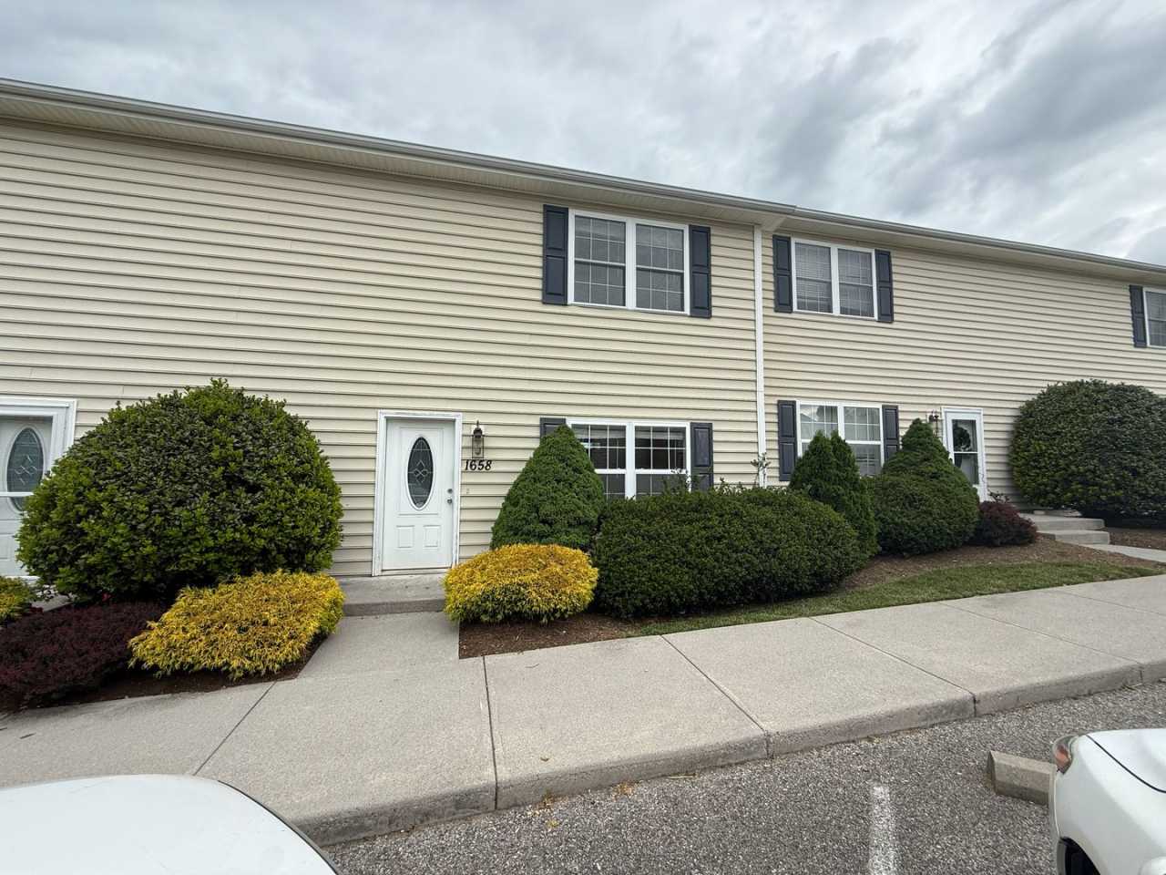 Lovely Three Bedroom , One and a Half Bath Condo available in Christiansburg