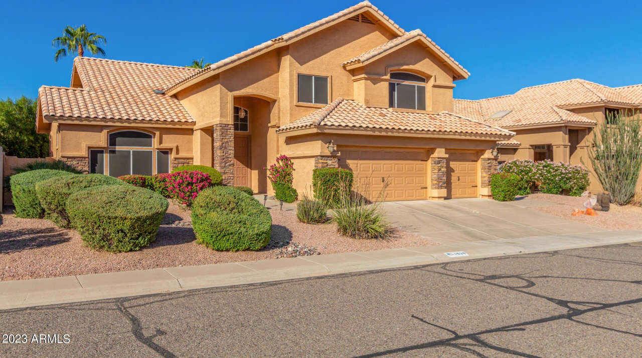 1638 E GLENHAVEN Drive