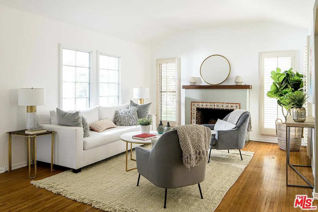 Miracle Mile 3bed/2 bath House with two Gated Yards for Lease!