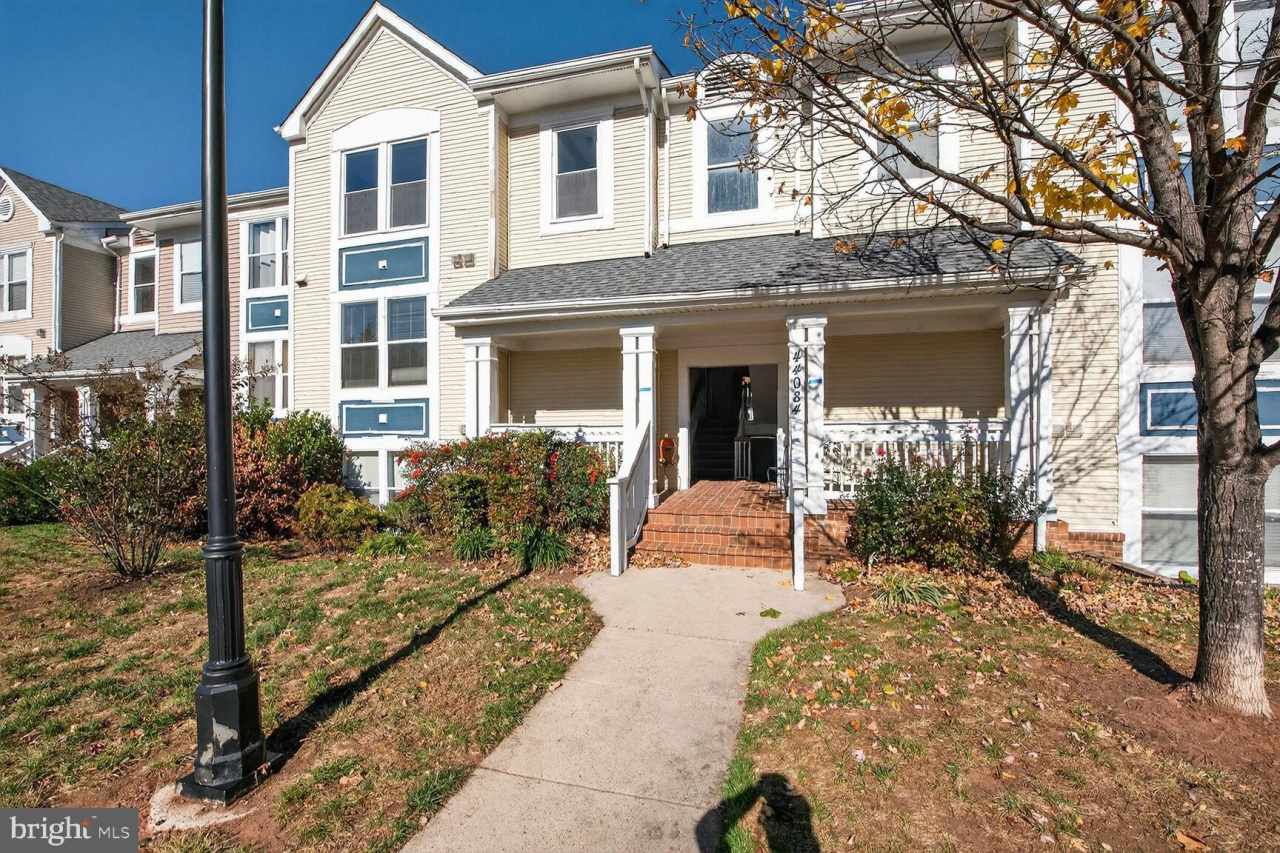 44084 NATALIE Terrace unit: 301