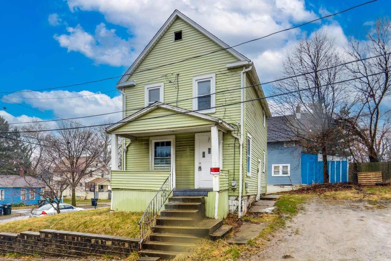 2 WEEKS FREE RENT! Kenmore Charmer: 2 Bedrooms, Bonus Office, Pet Friendly