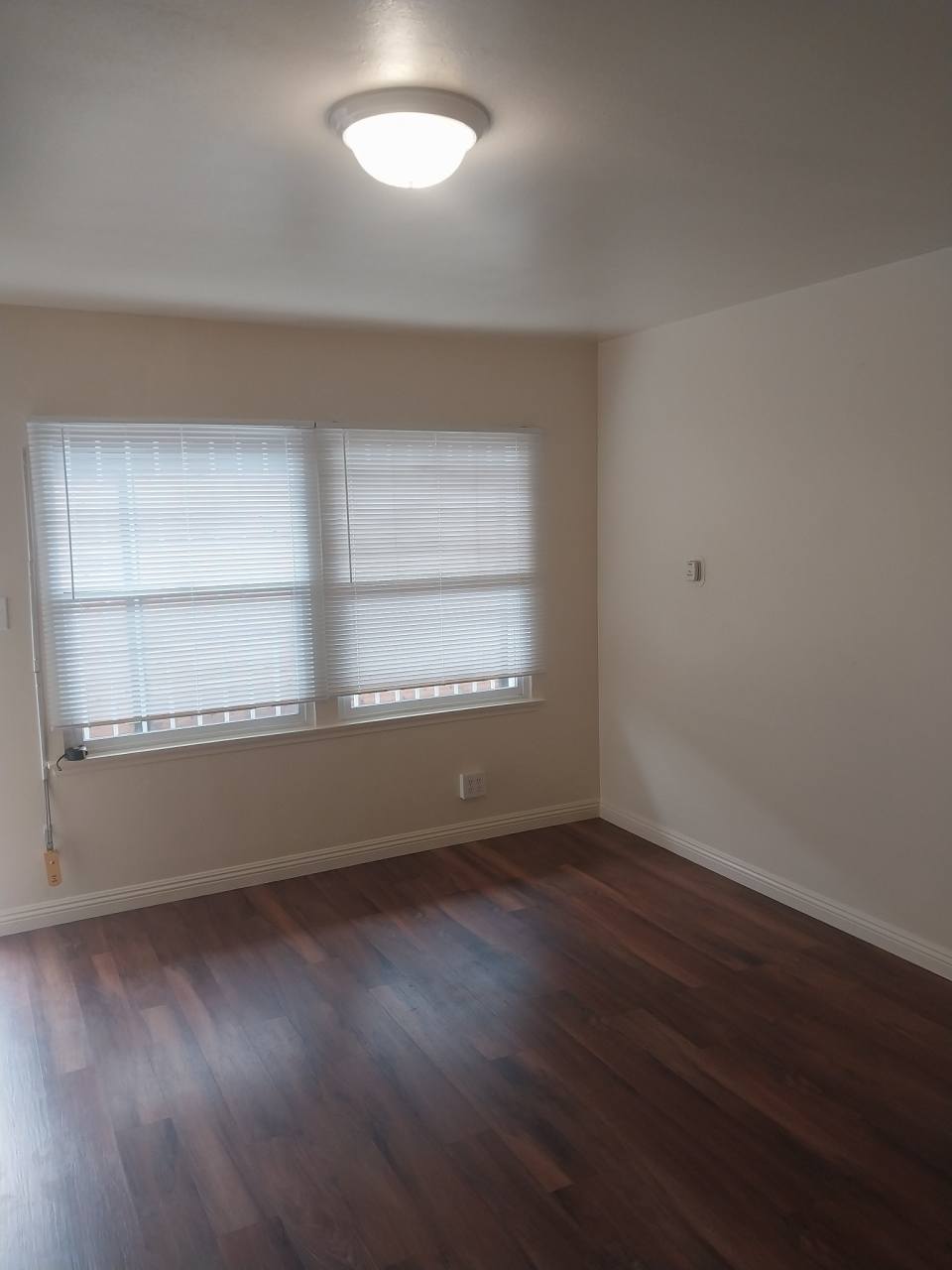 4253 1/2 Centinela Avenue