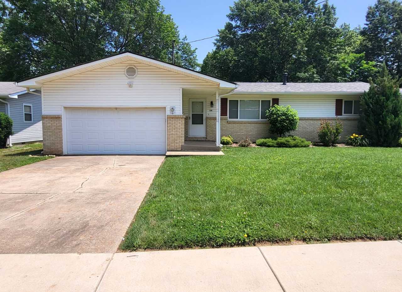 3 Bedroom 2 Bath 2 Car Garage! Southeast! $1295