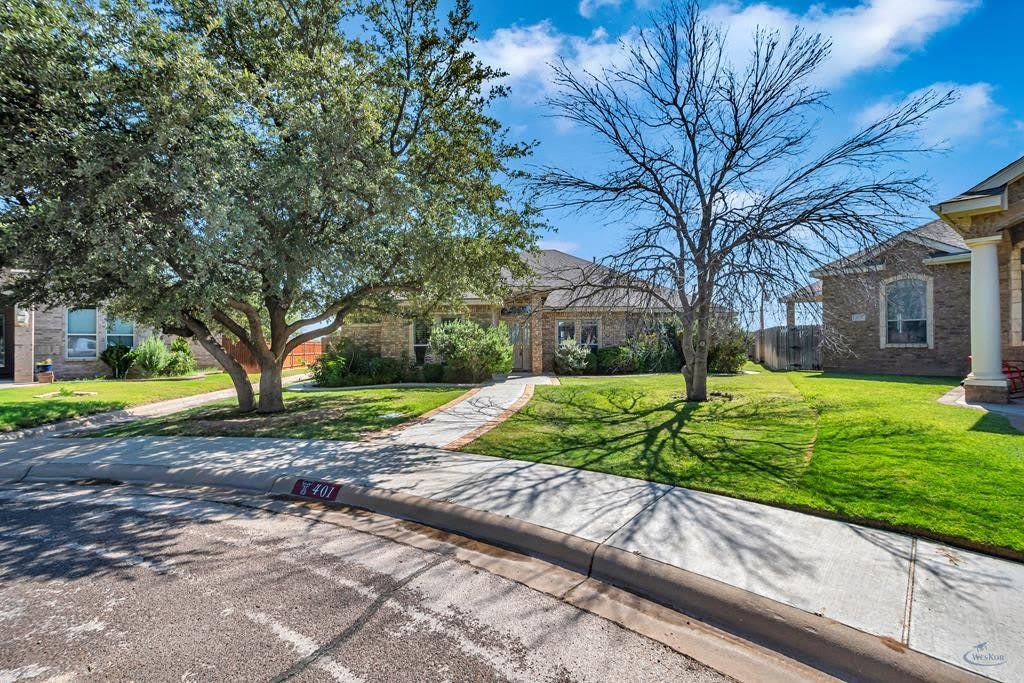 401 Springwood Court