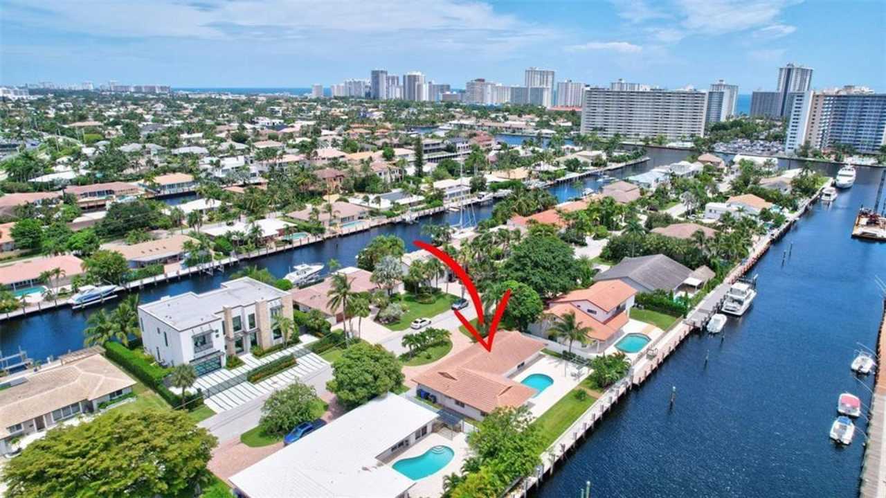 2824 NE 35TH ST FORT LAUDERDALE, FL 33306-