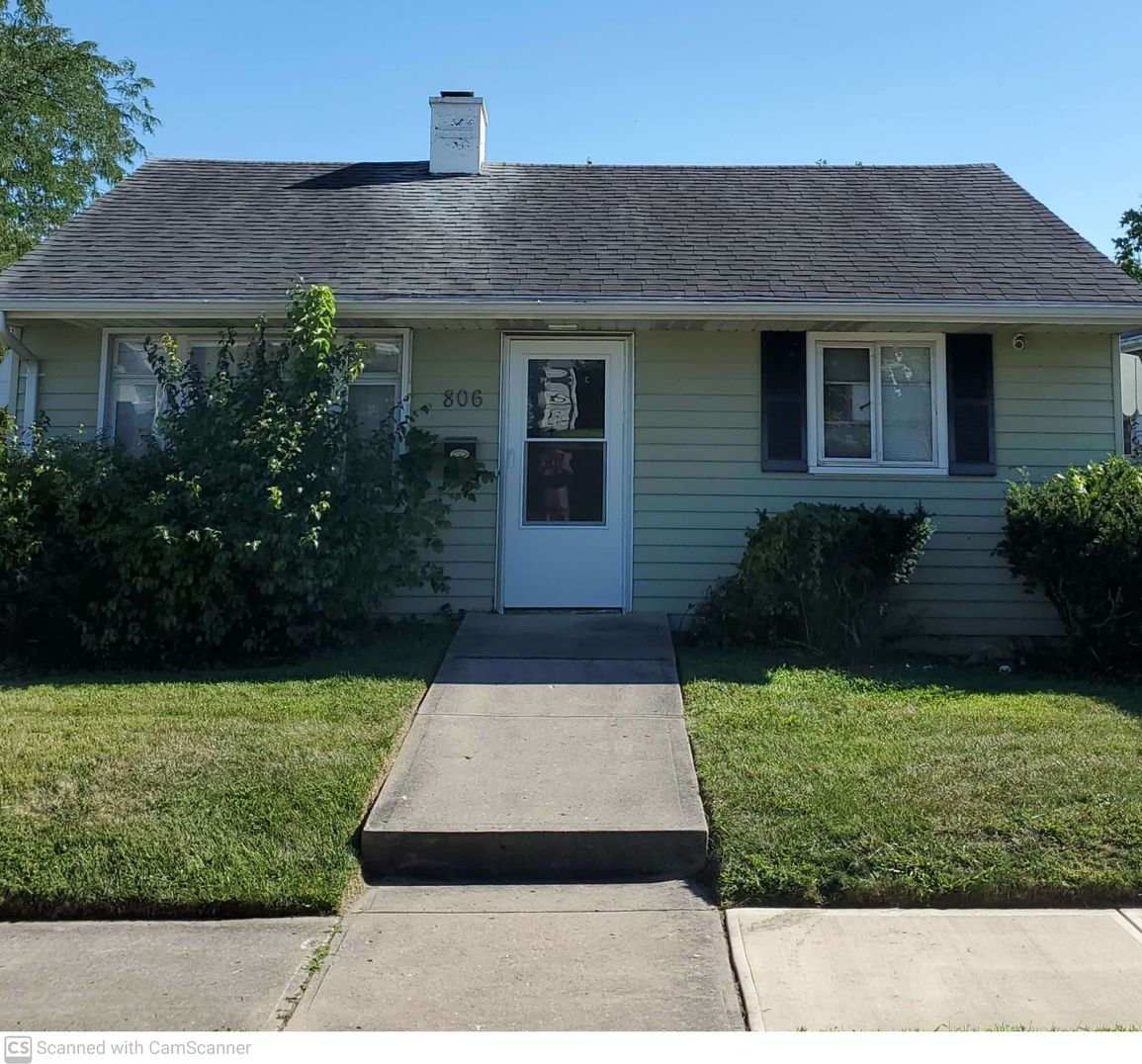 Cute home in Miamisburg center with AC! Has garage with opener- perfect for winter!