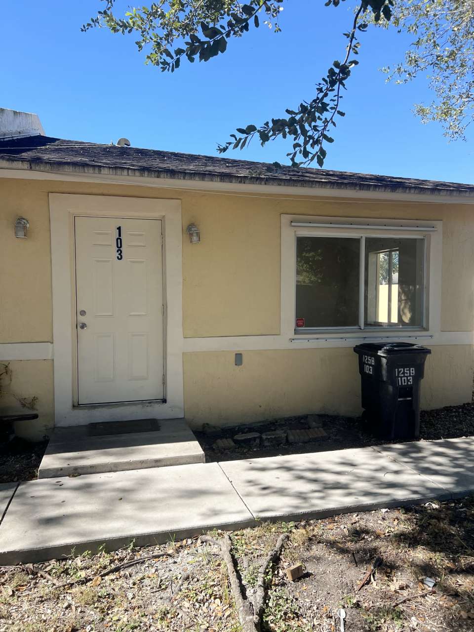 1259 N Redland Rd - 103