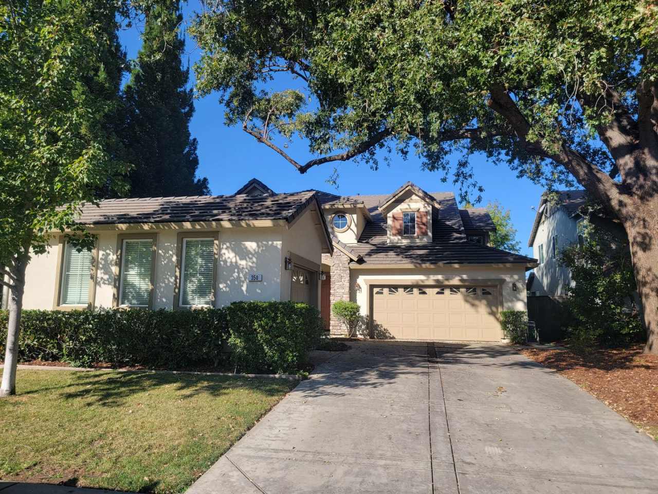 Gorgeous 4 bedroom 2.5 bath with large bonus room.