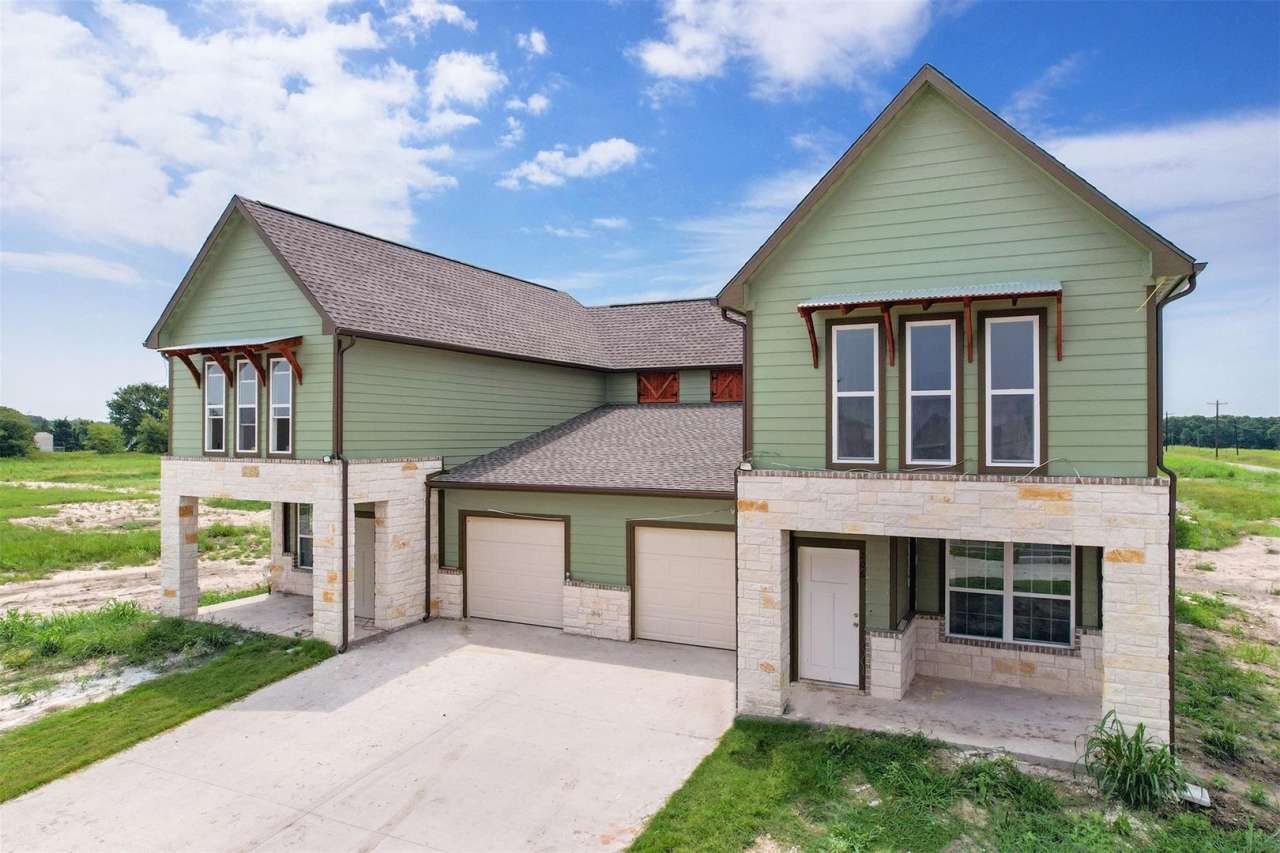 THE CLOISTERS OF LAKE TAWAKONI TOWNHOMES!