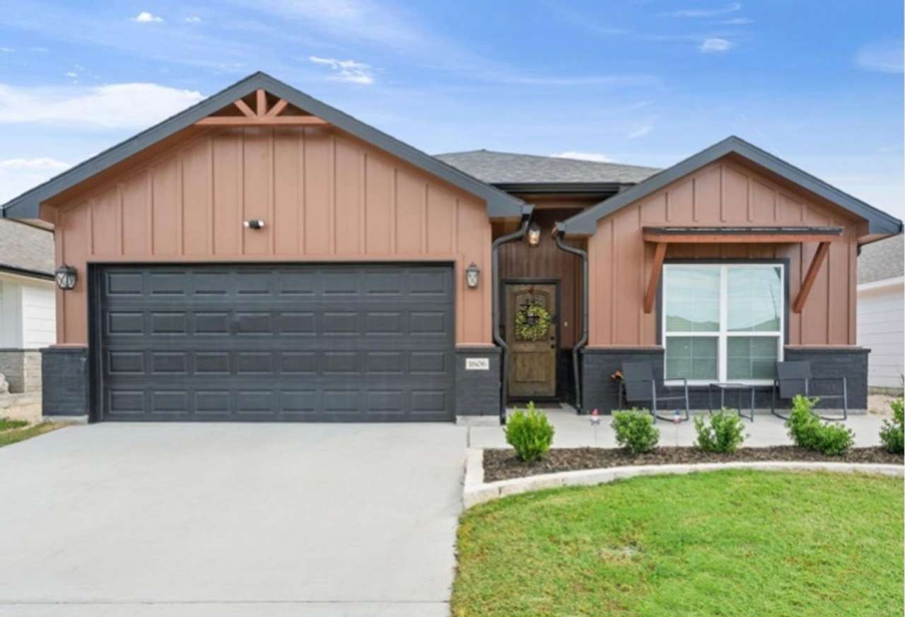 4 Bed 3 Bath Modern Home