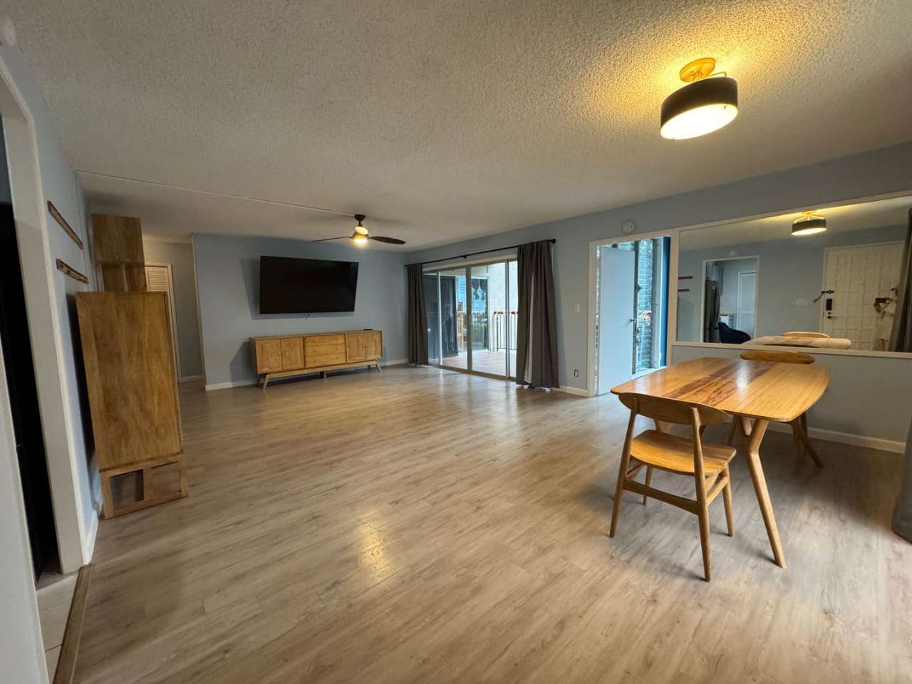 3/2 with 2 car carport East Honolulu