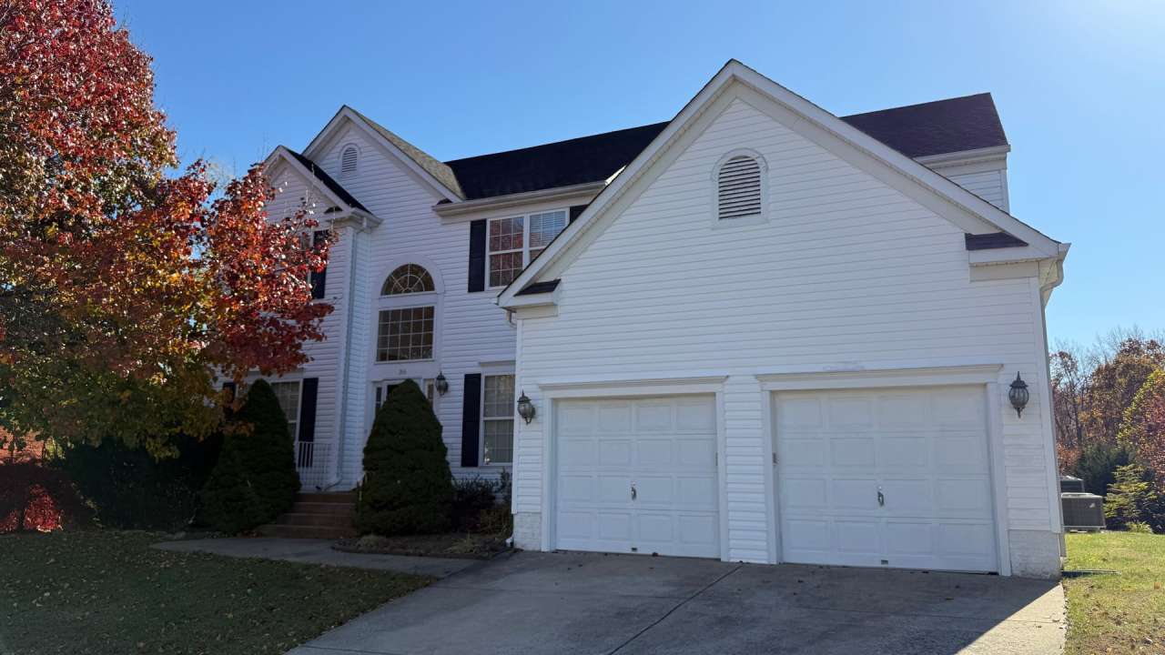 Spacious Colonial in Austin Ridge