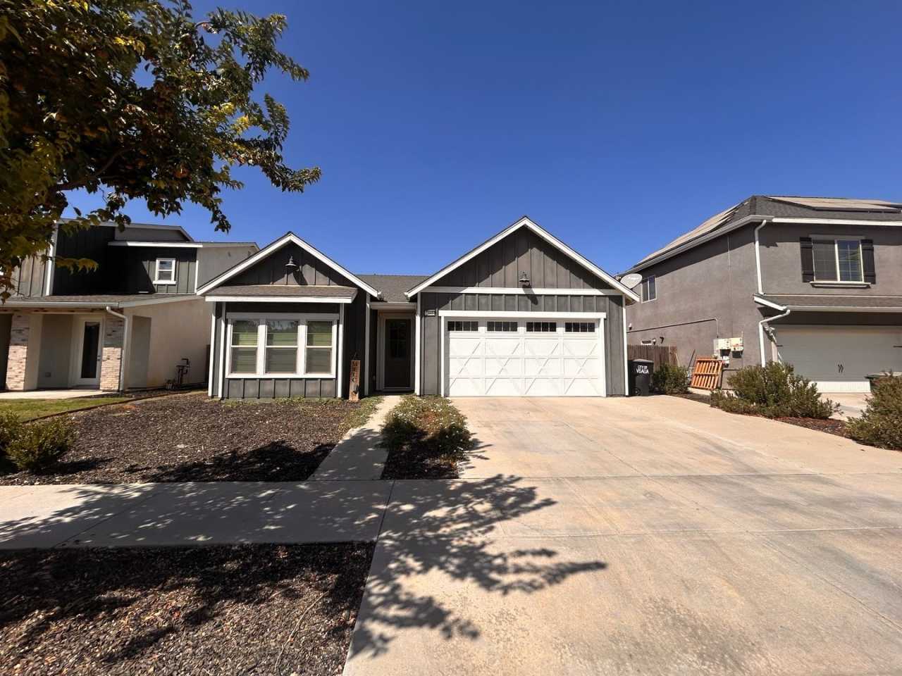 Nice home for rent in Visalia