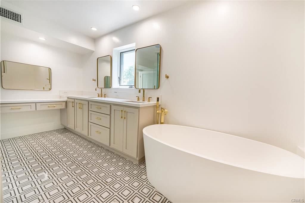 1516 North Beverly Glen Boulevard