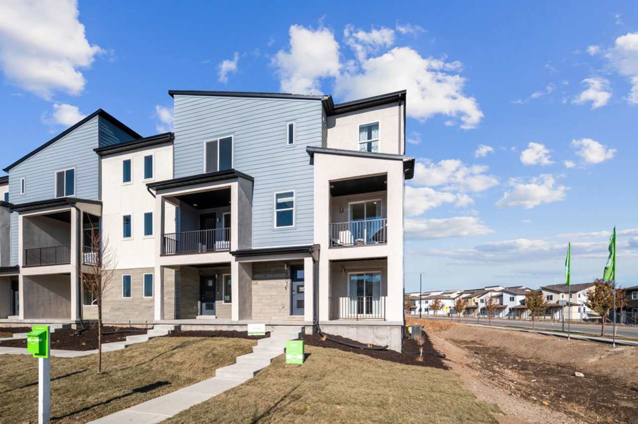 Brand New Luxury 3 Bedroom Townhouse!