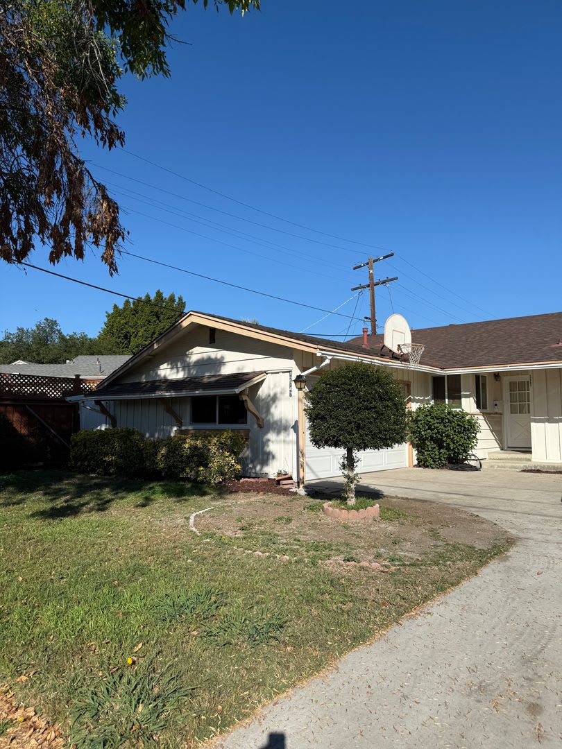This Beautiful Home is Available NOW for Lease! 3BR/2BA Located in North Hollywood