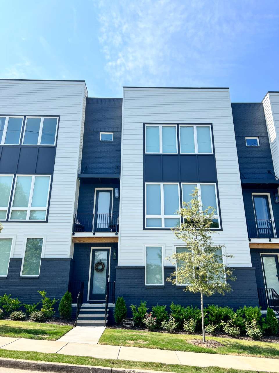 811 Winslow Way Northwest