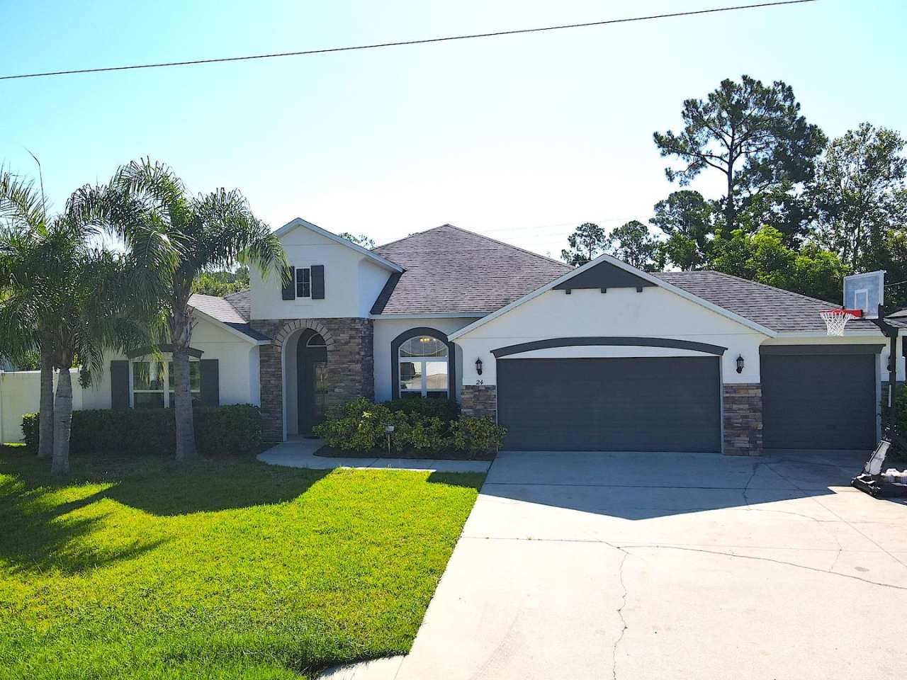 Huge Furnished 4 Bed 3 Bath 3 Car Home w Fenced Yard for Rent!