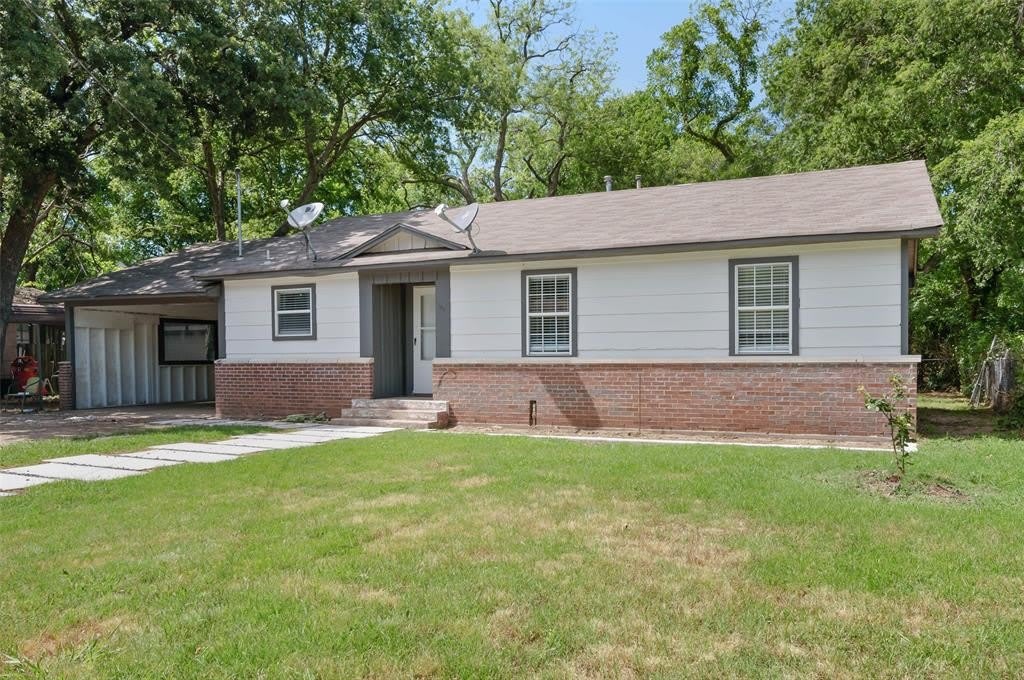 106 E Grove Street E