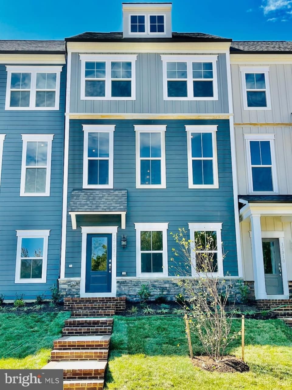 17912 WOODS OVERLOOK DRIVE