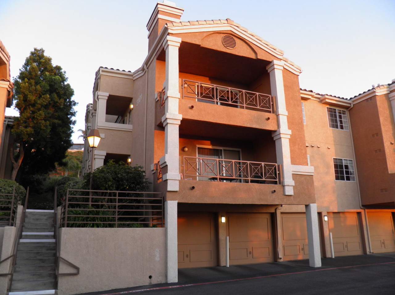 Great Ocean View Condo in La Costa, 1 bed/1bath 1 car garage