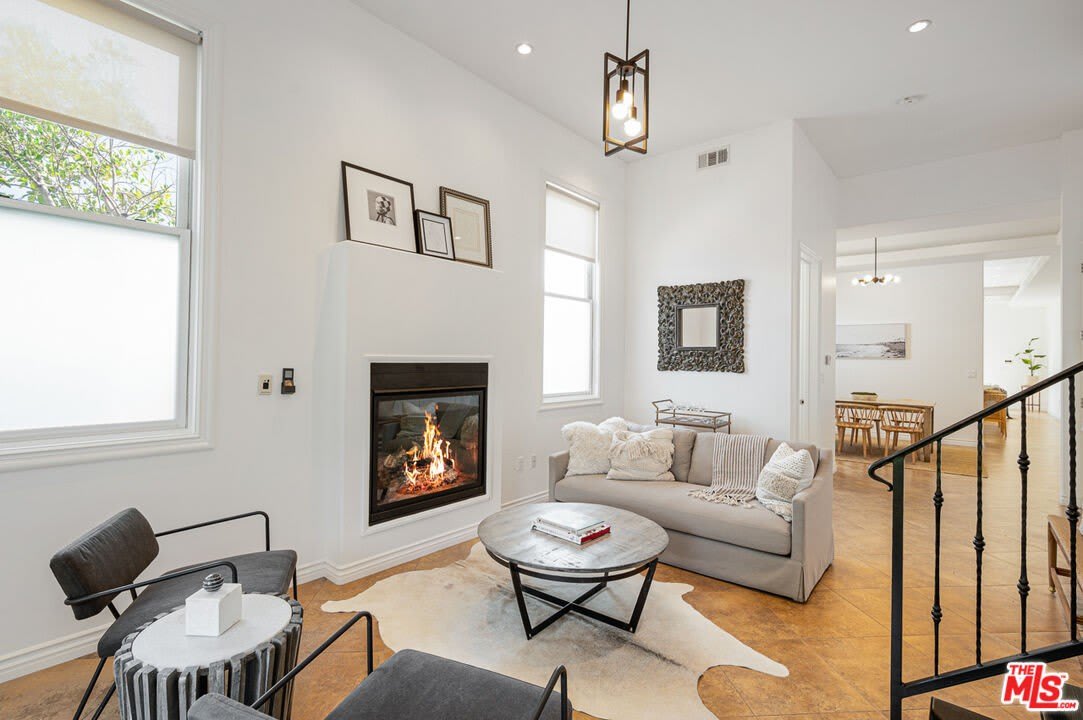 715 N Kilkea Dr unit: 1/2