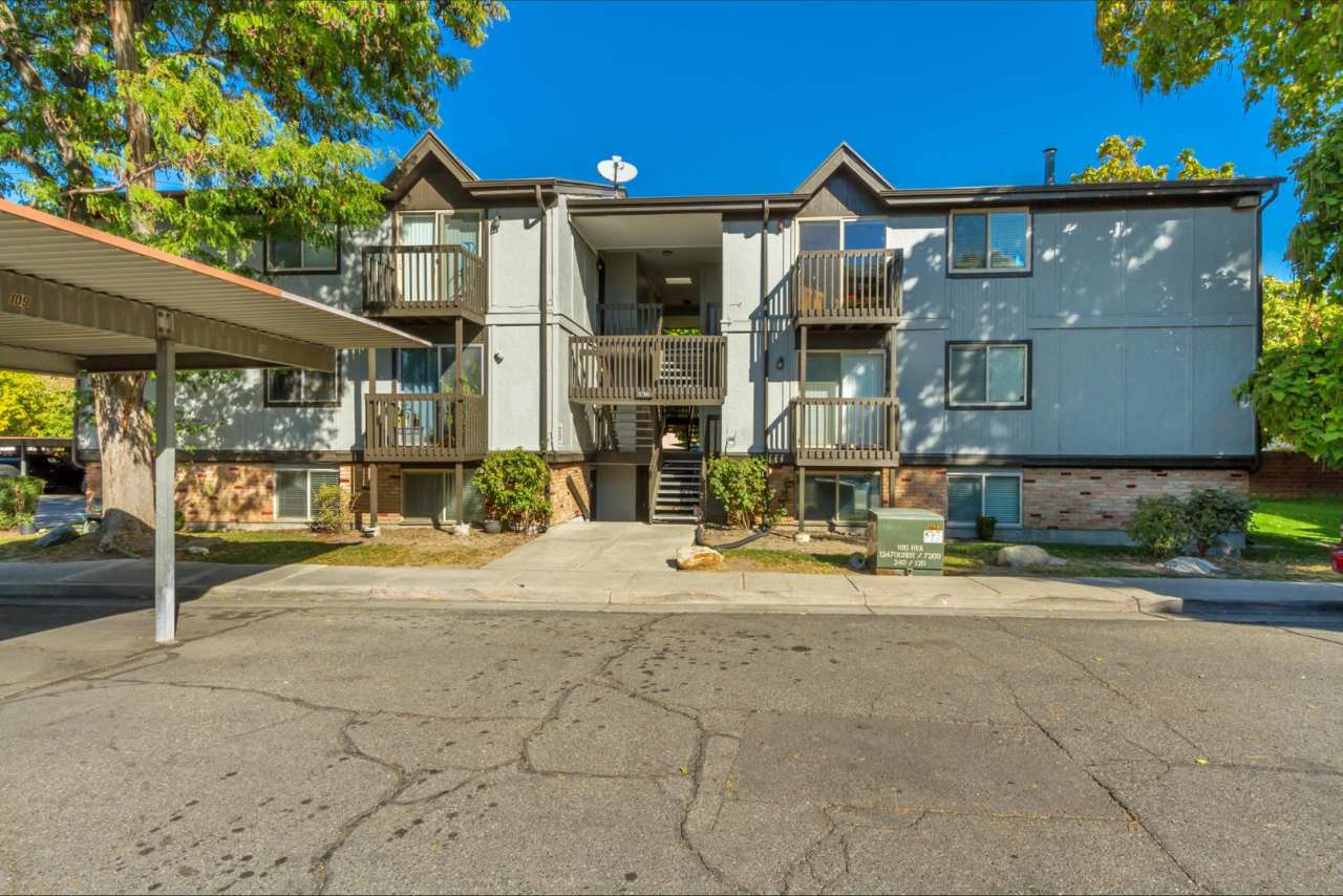 Beautiful Remodeled Condo in Great Location!