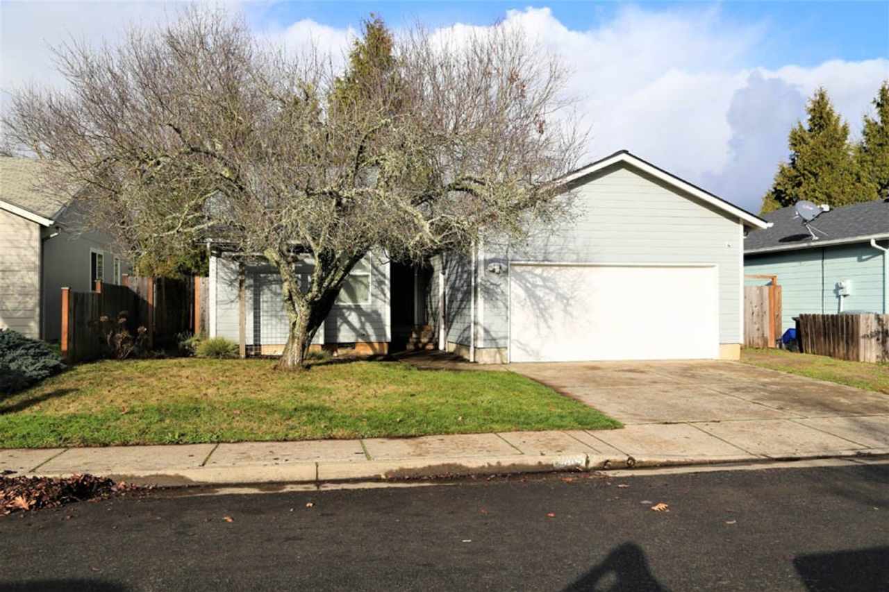 3 bed 2 bath Big Garden, Close to park and bike path