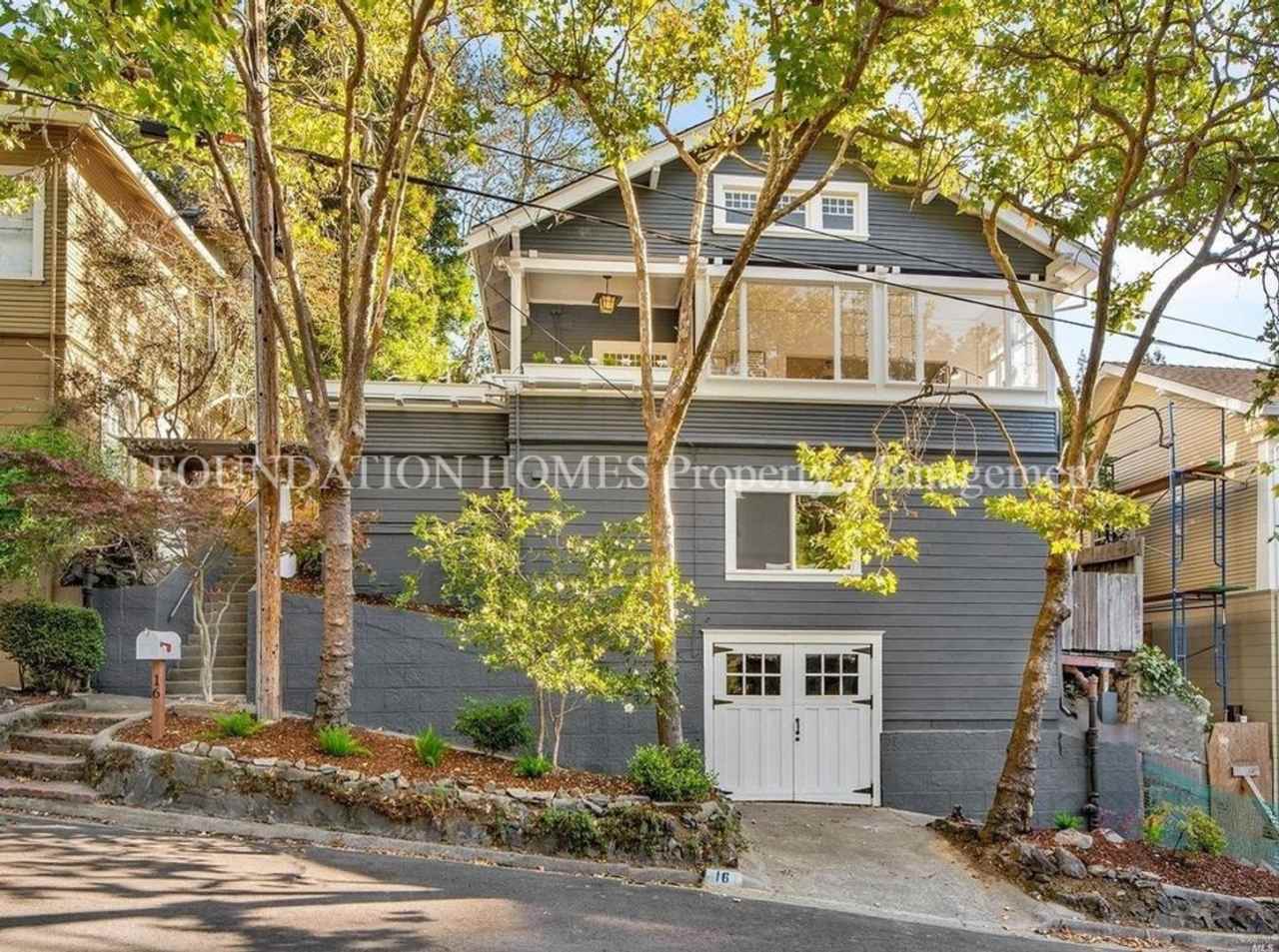 Classic 2BD/2BA Craftsman Home in Sunny area of Madrone Canyon! - FOUNDATION