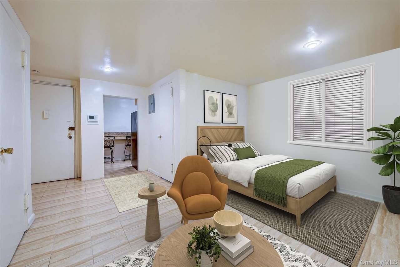 25 Burns Street unit: 1A