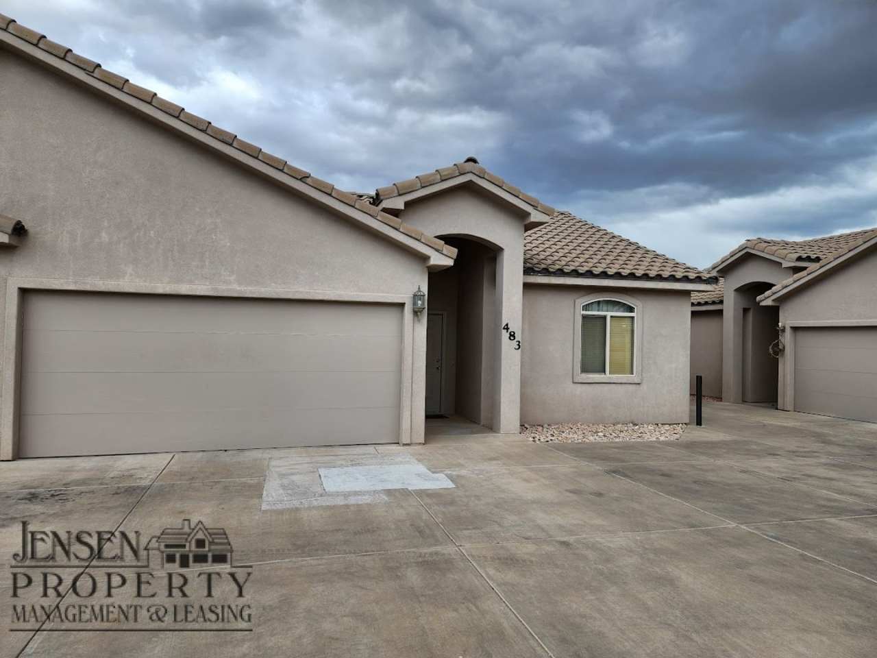 Spacious 2 Bedroom Townhome in Hurricane-Pets Negotiable.