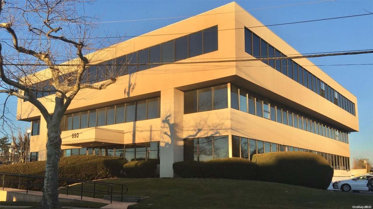 990 Westbury Road