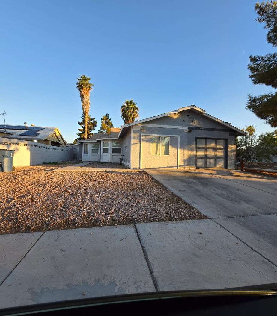 Stunning single story house single family.