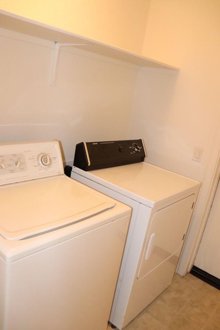 East Side 3 Bed 2 Bath Energy Efficient Pulte Home