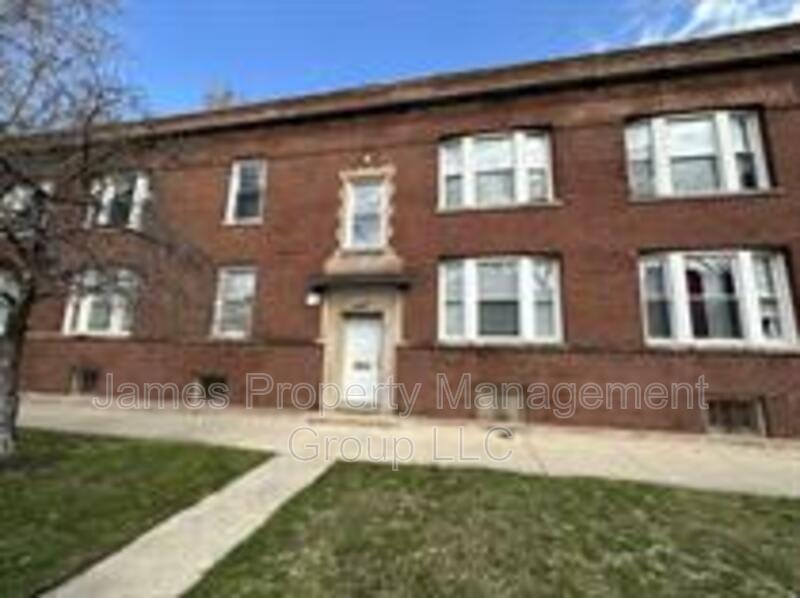 1506 E 74th Pl Unit 1