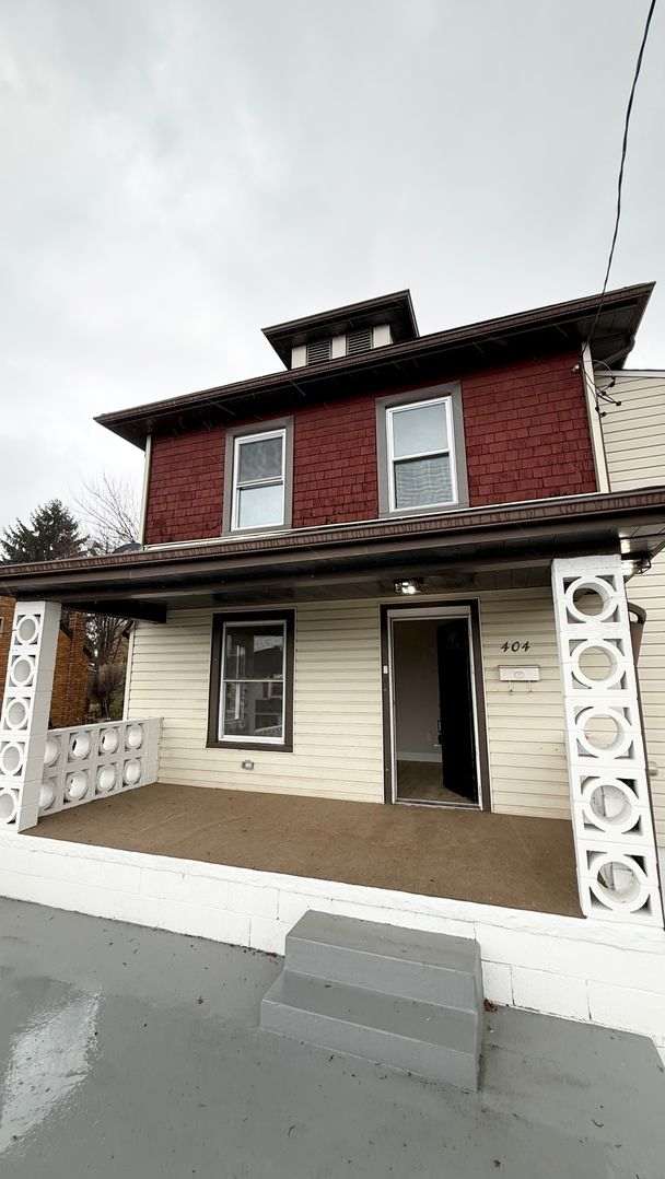 Newly Remodeled 3 Bedroom in Overbrook- Garage and Central AC!!