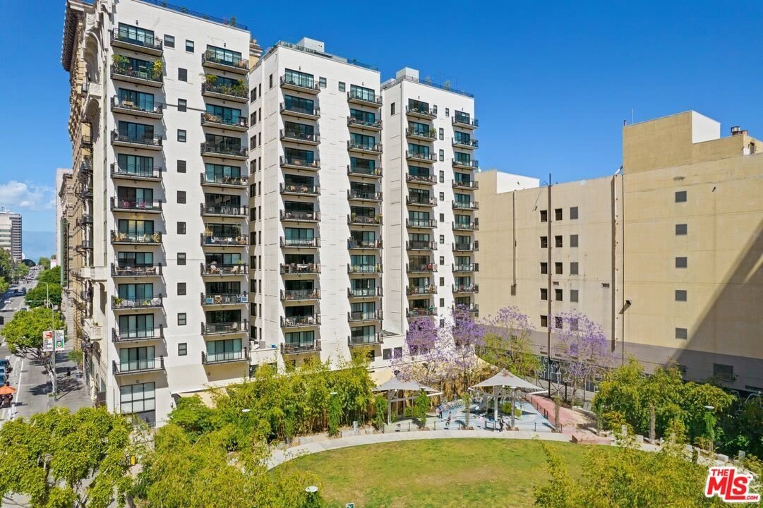 416 S Spring St unit: 210