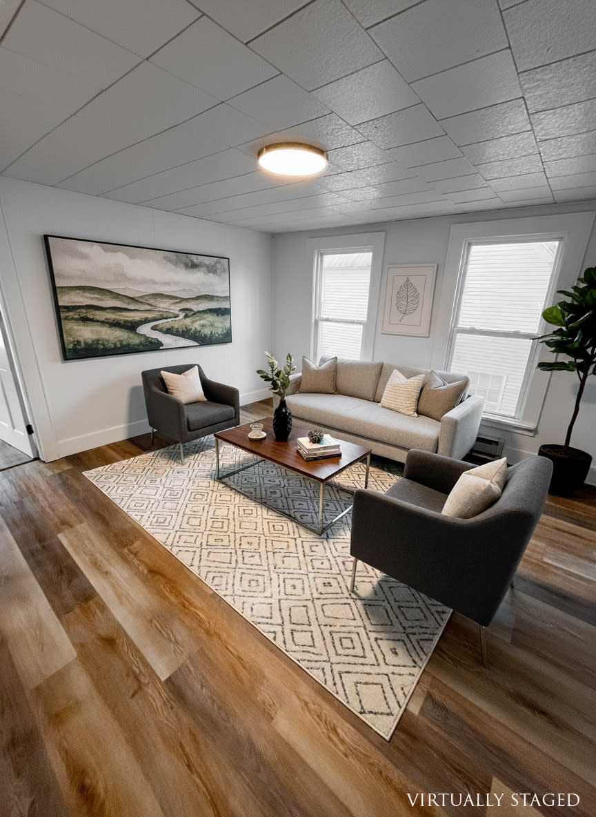 1019 Superior Street - Upper