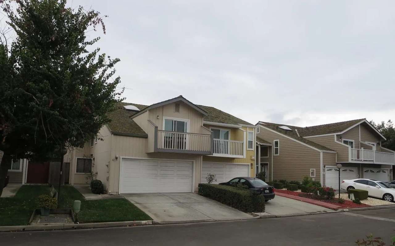 Two Story 3 Bed/Bath Single Family Home In Milpitas, Ca. For Rent!!!