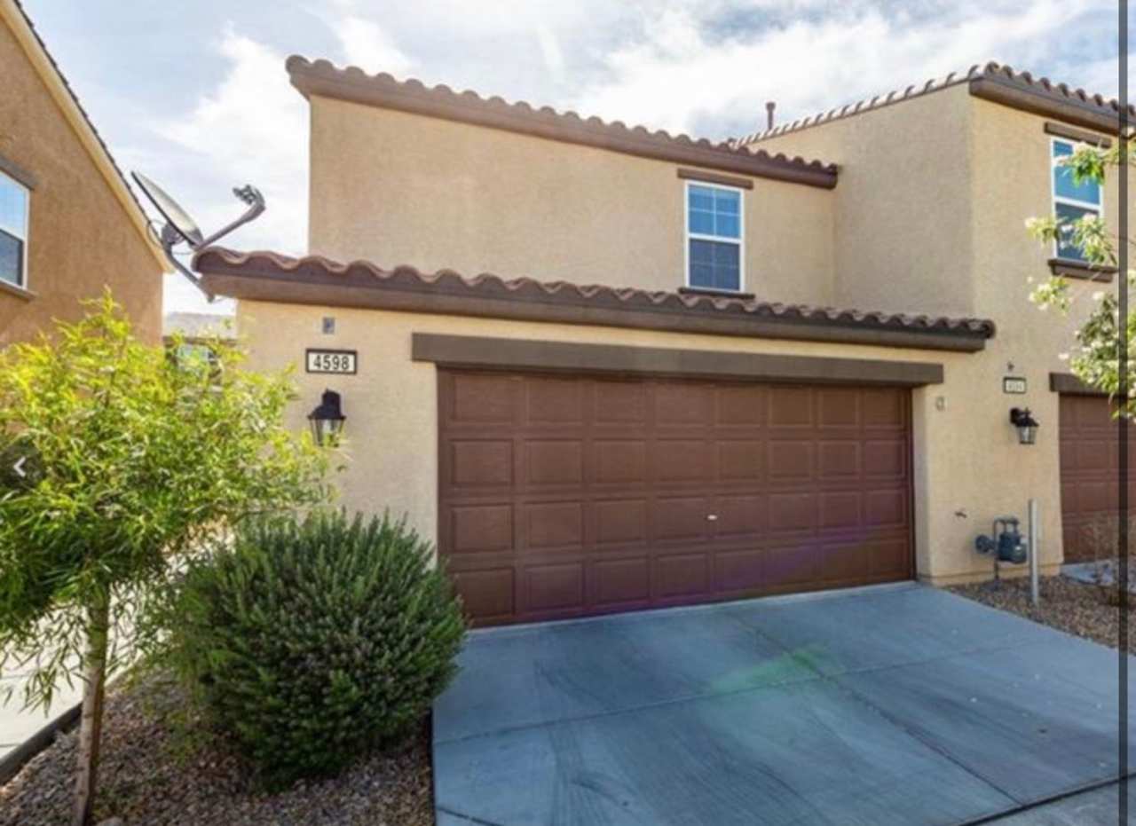 2 bedroom Townhome located near Nellis Air Force Base!!