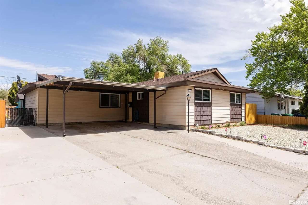 Single-Story Home in Sparks!