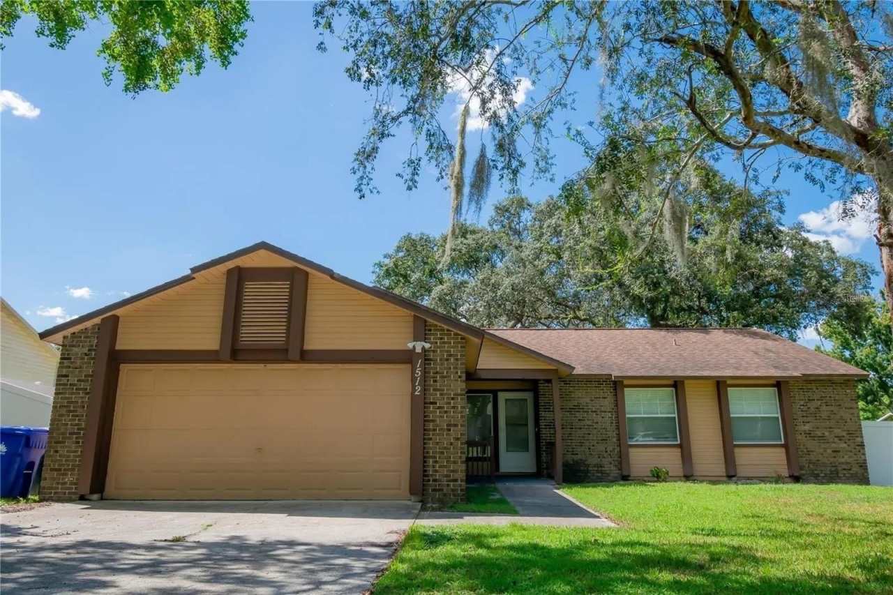 1512 PRAIRIE LAKE BOULEVARD