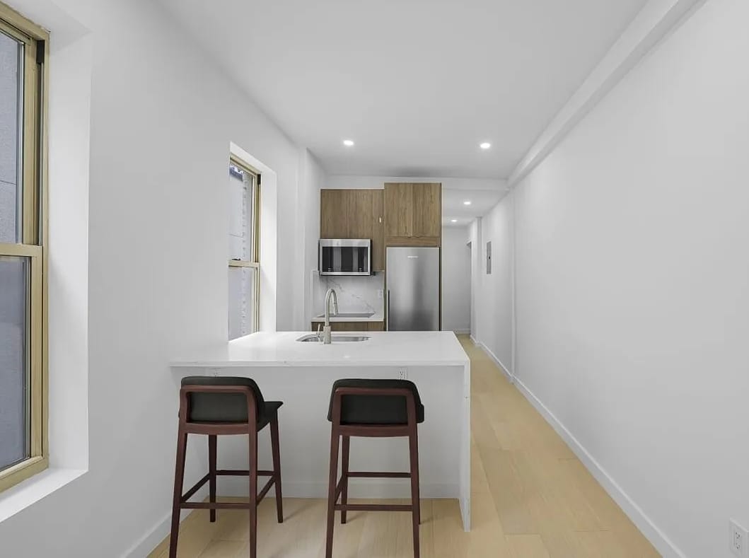 246 E 53rd St Apt 5B