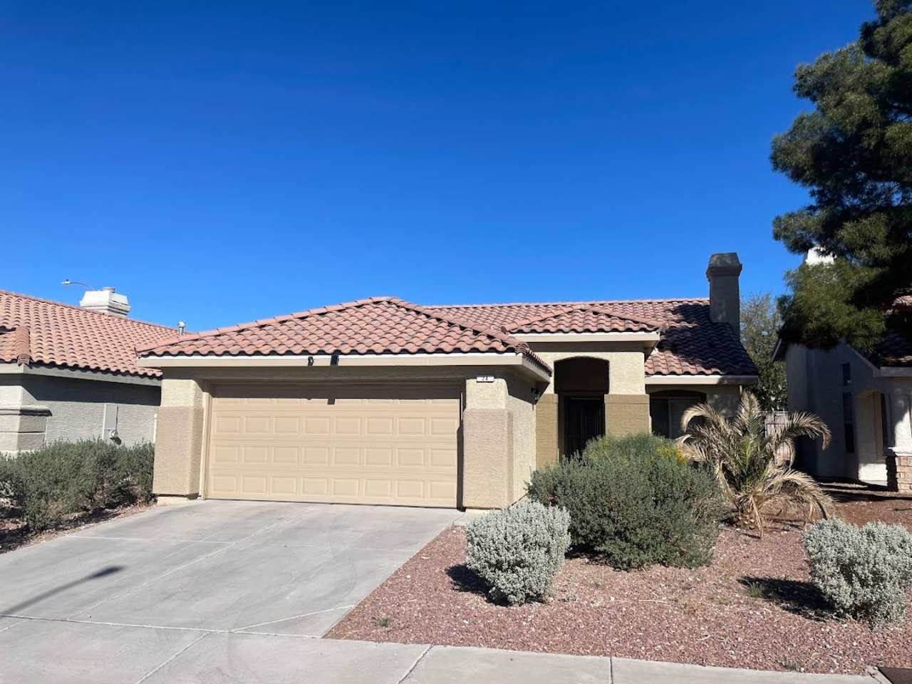 Cozy Henderson 3 bedroom single story home in the Green Valley Area