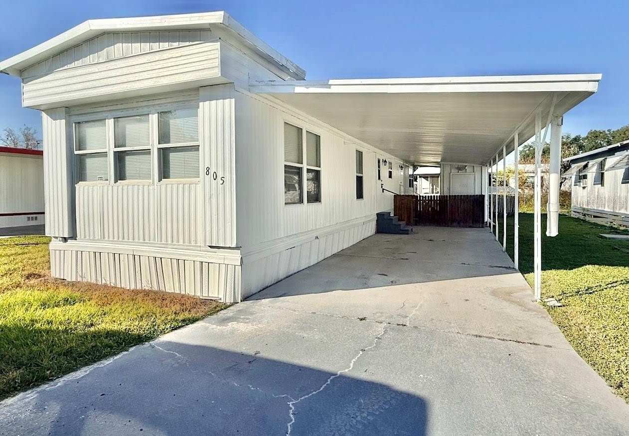 805 E LIVE OAK STREET