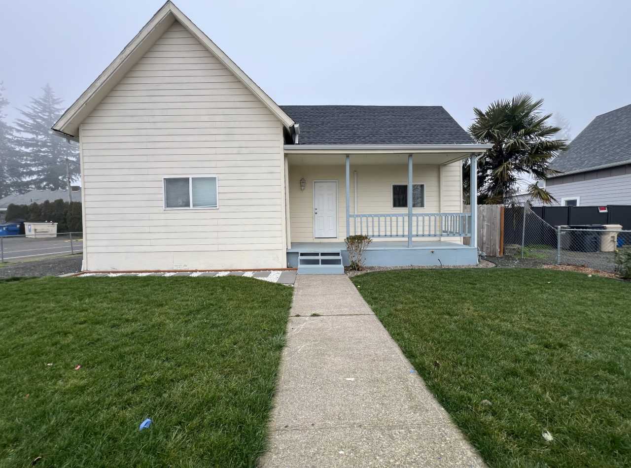 1803 Southeast Salem Avenue