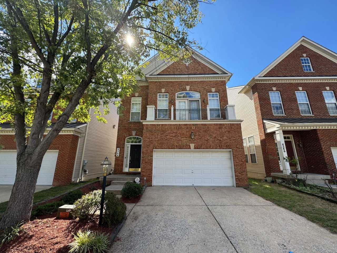 Stunning 4 Bed 3.5 Bath Brick Townhome In Desired Mount Zephyr